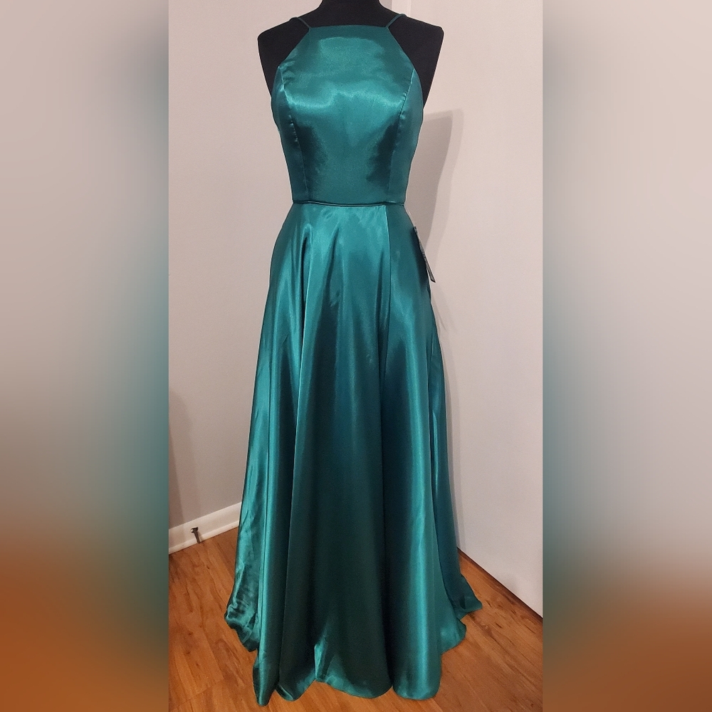 Elegant Emerald Green Satin Gown